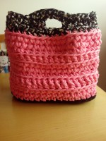 Cesto-Bolso trapillo/Base negra y asas estampado cebra